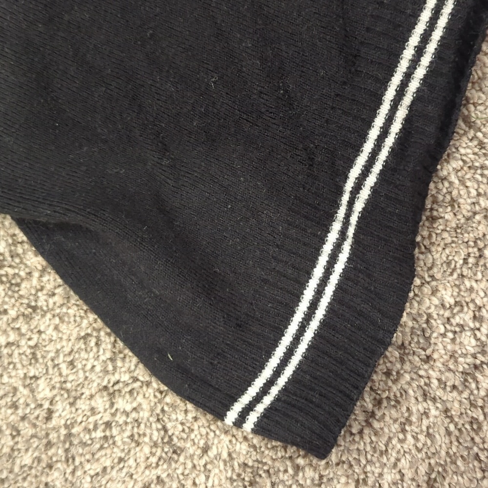 Sweater - Picture 2 of 4